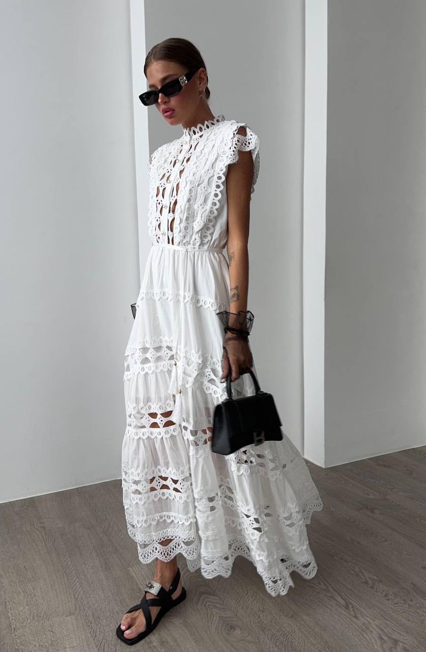 Elegant White Lace Tiered Maxi Dress - Image 2