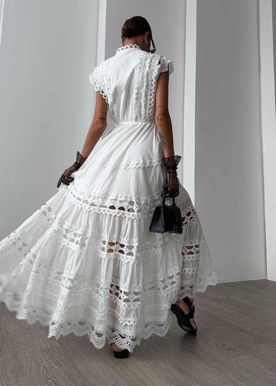 Elegant White Lace Tiered Maxi Dress