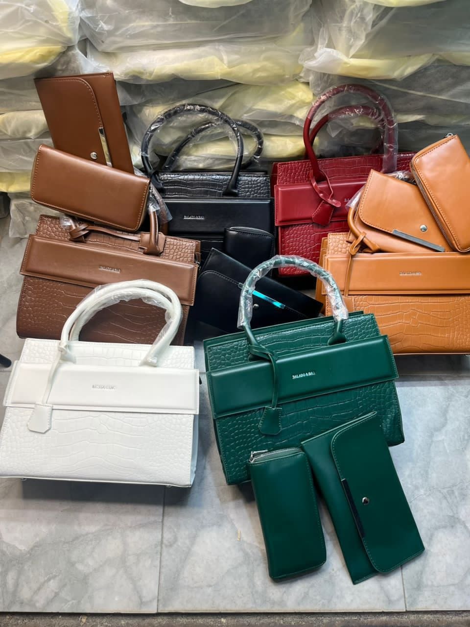 Luxurious 3-piece Croc-Embossed Leatherette handbag set