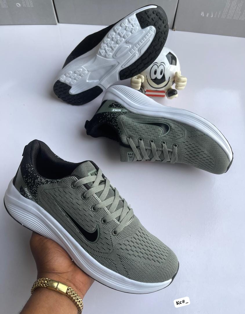 Nike Style Premium Breathable Fly knit Running Shoes - Image 4