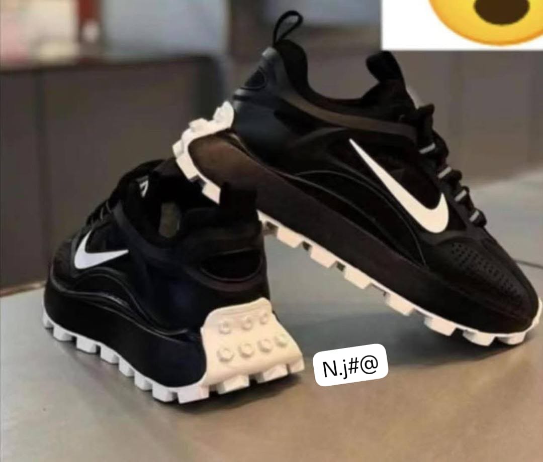 Nike Men’s Premium Waffle-Sole Stacked Streetwear Sneakers