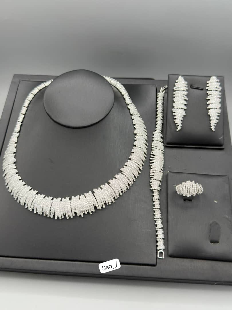 Luxury Abstract Icicle Collar Jewelry Set