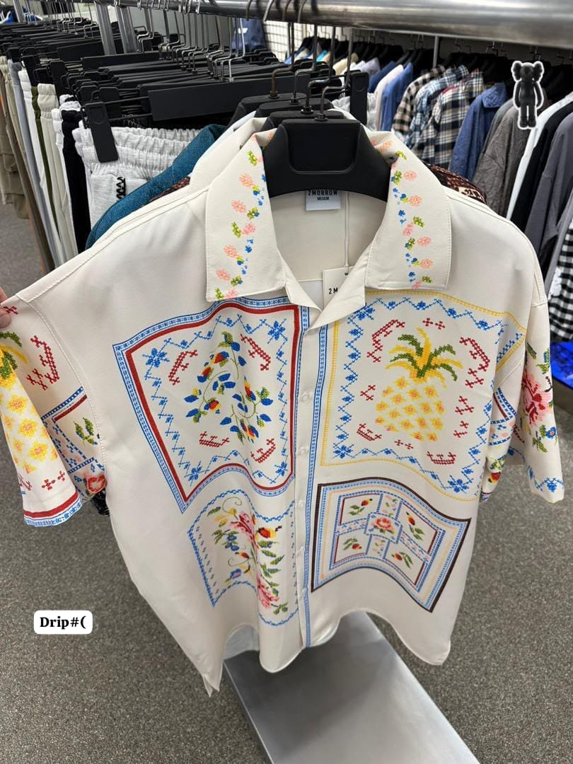 Men's Off-White Floral Cross-Stitch Graphic Camp Collar Short Sleeve Shirt
