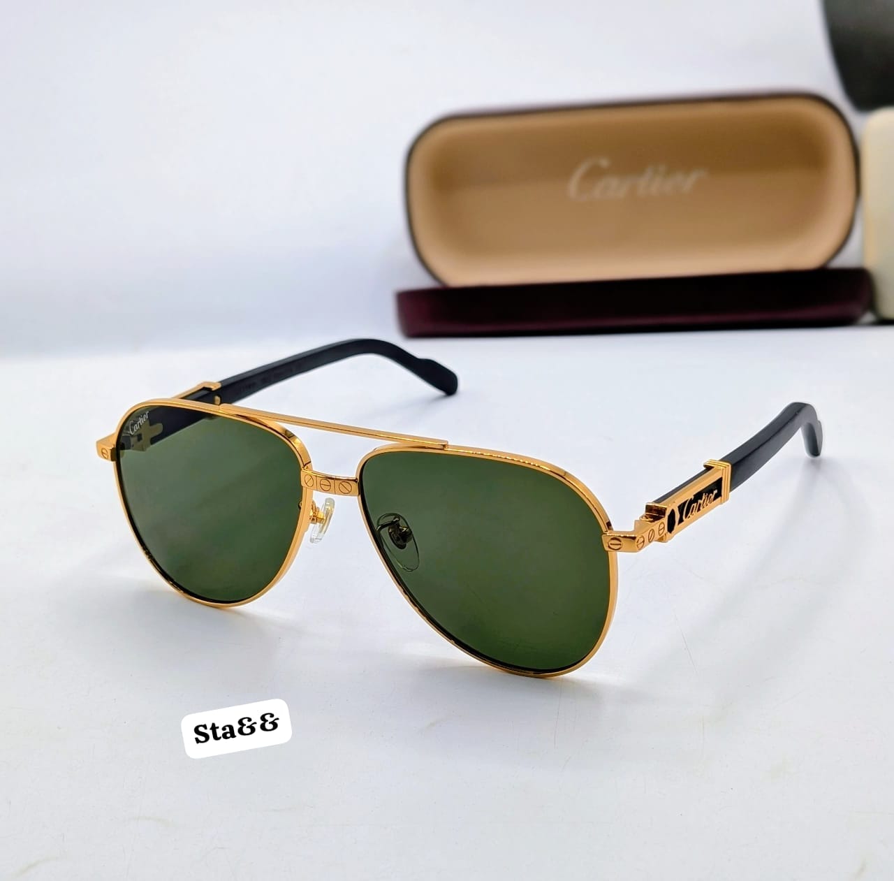 BURBERRY Luxury Gold-Frame Aviator Sunglasses - Image 3