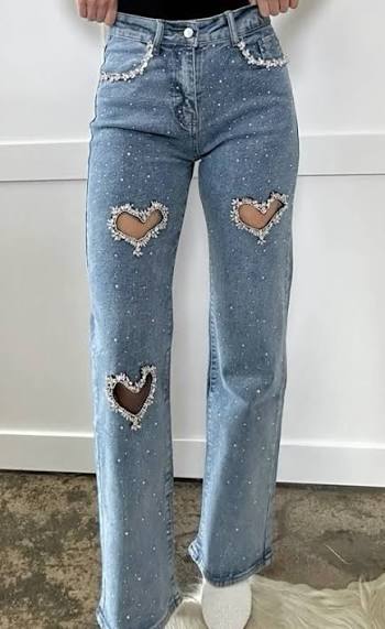 Graphic Heart Patch Relaxed Fit Jeans