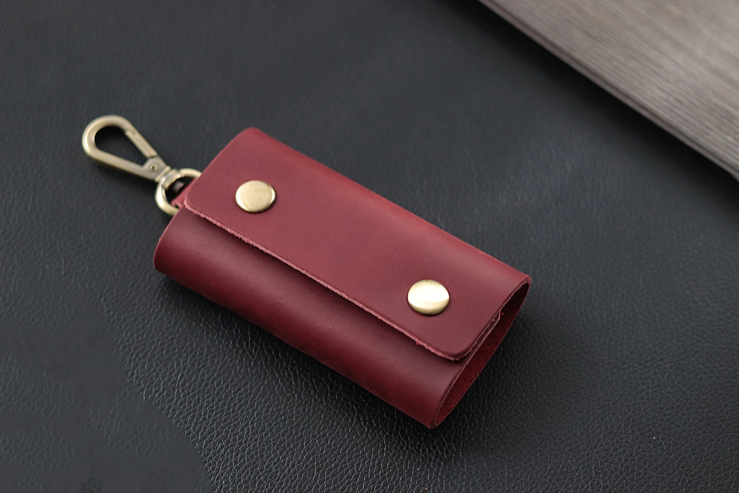 Aiguo Niu Vintage Leather Key Holder: Handmade Cowhide Multi-Functional Men's Belt Clip with Buckle for Car & Home Use - Image 37