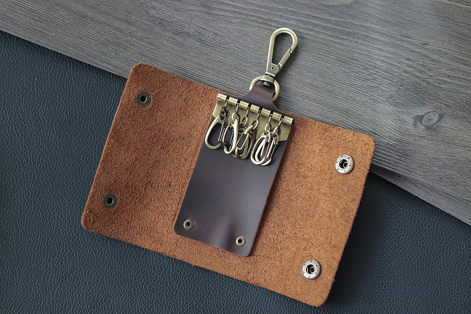 Aiguo Niu Vintage Leather Key Holder: Handmade Cowhide Multi-Functional Men's Belt Clip with Buckle for Car & Home Use - Image 20