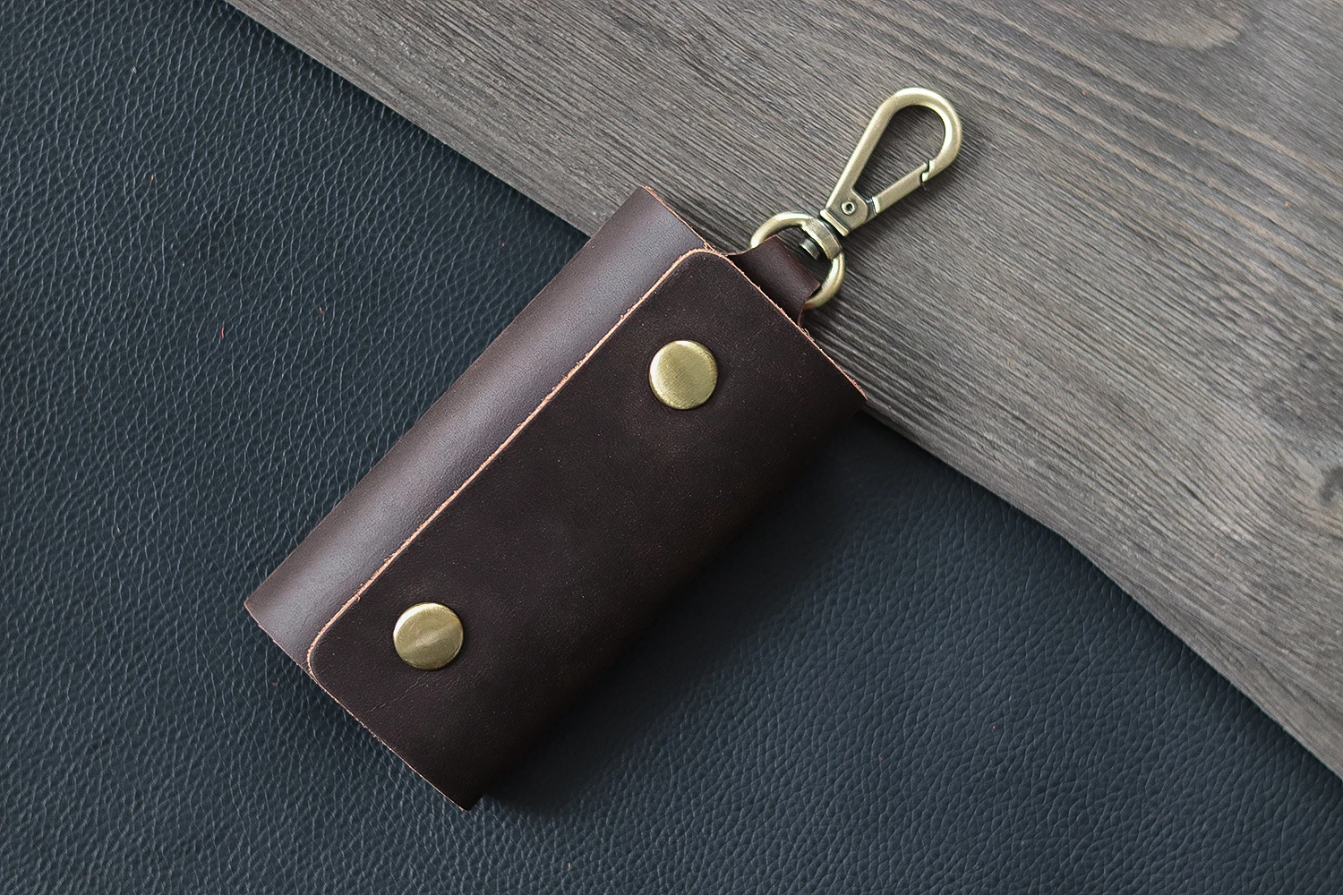 Aiguo Niu Vintage Leather Key Holder: Handmade Cowhide Multi-Functional Men's Belt Clip with Buckle for Car & Home Use - Image 43
