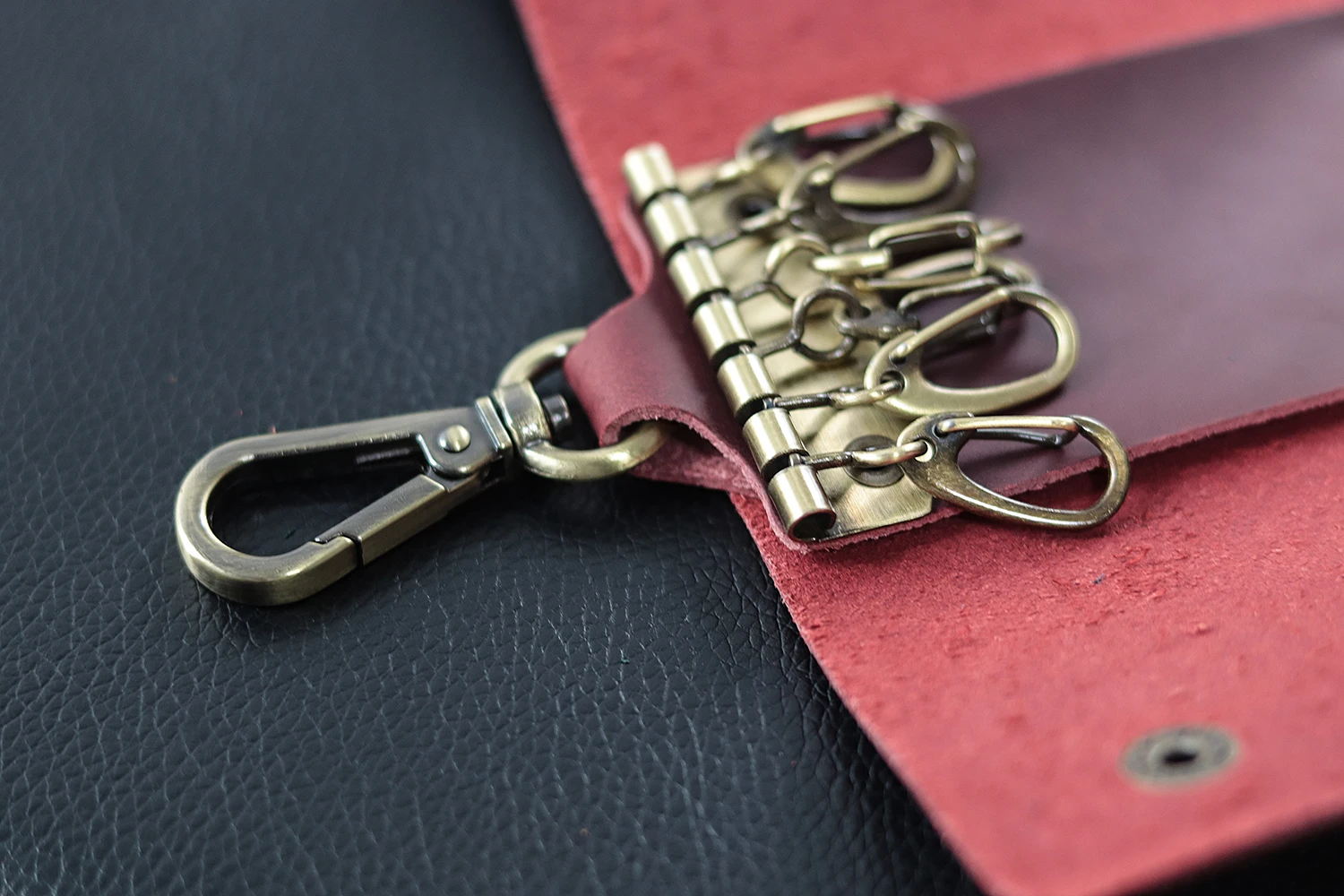 Aiguo Niu Vintage Leather Key Holder: Handmade Cowhide Multi-Functional Men's Belt Clip with Buckle for Car & Home Use - Image 41