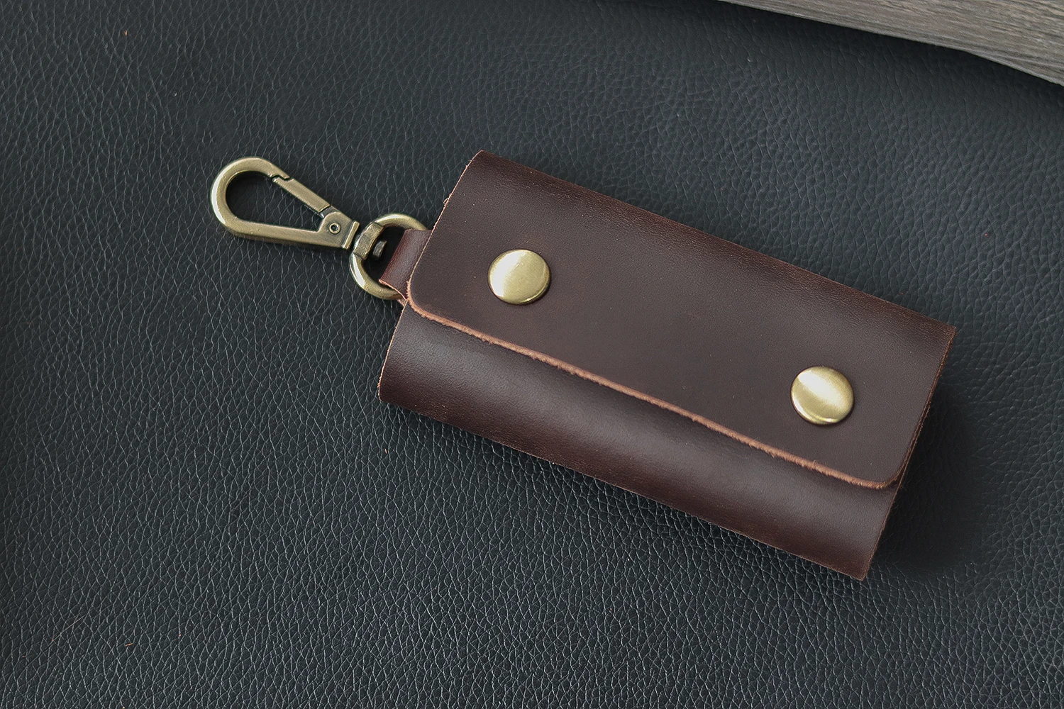 Aiguo Niu Vintage Leather Key Holder: Handmade Cowhide Multi-Functional Men's Belt Clip with Buckle for Car & Home Use - Image 44