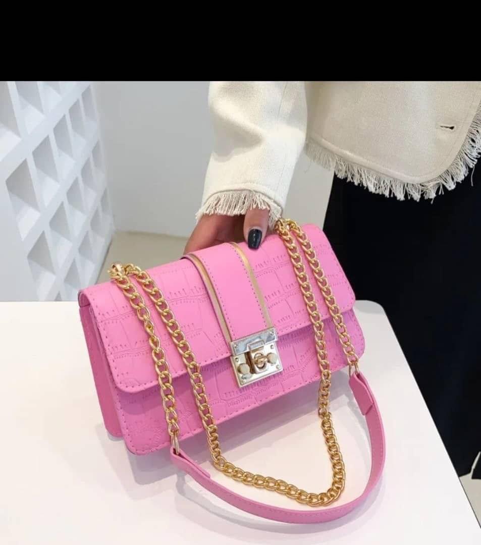 Luxury Croc-Embossed Chain Flap Bag with Gold Hardware